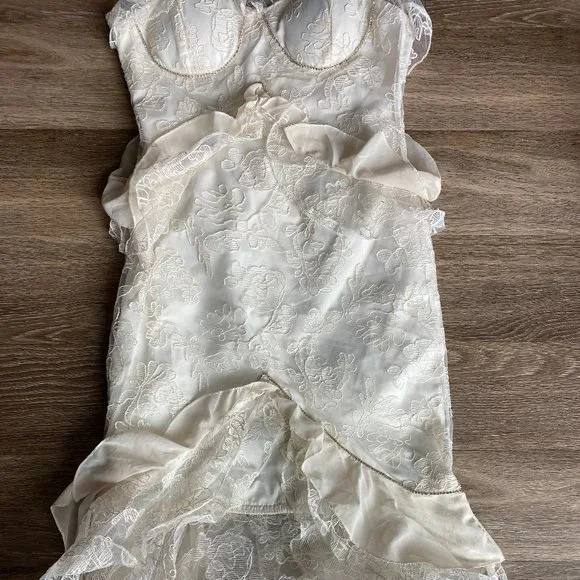 Ming Shang Yi Ren | Dresses | White Floral And Beaded Midi Dress | Poshmark Ming Shang Yi Ren | Dresses | White Floral And Beaded Midi Dress | Poshmark